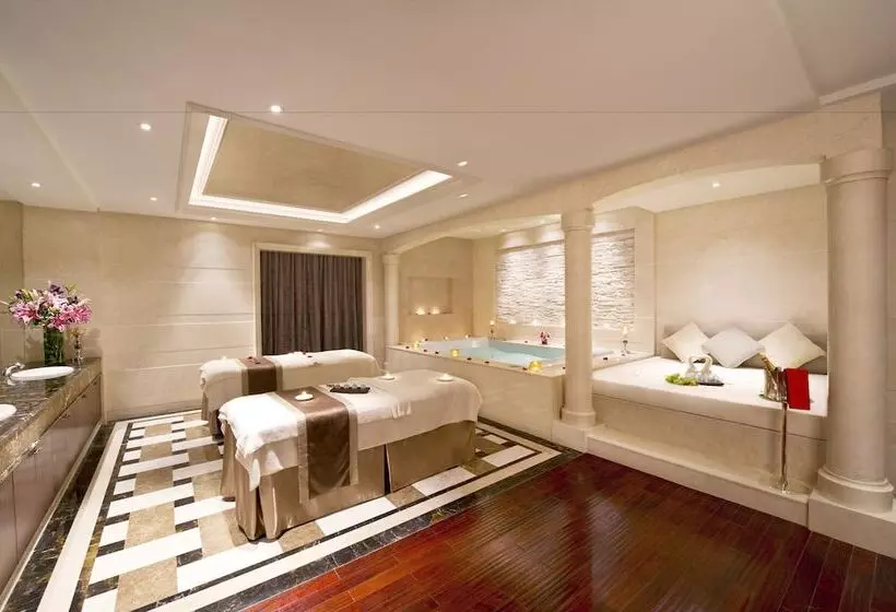 هتل Tianjin Goldin Metropolitan Polo Club