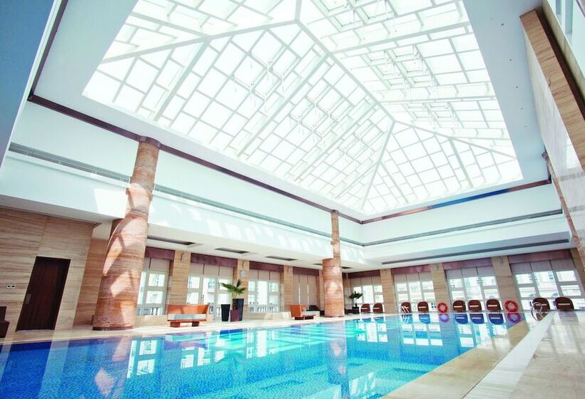 호텔 Tianjin Goldin Metropolitan Polo Club