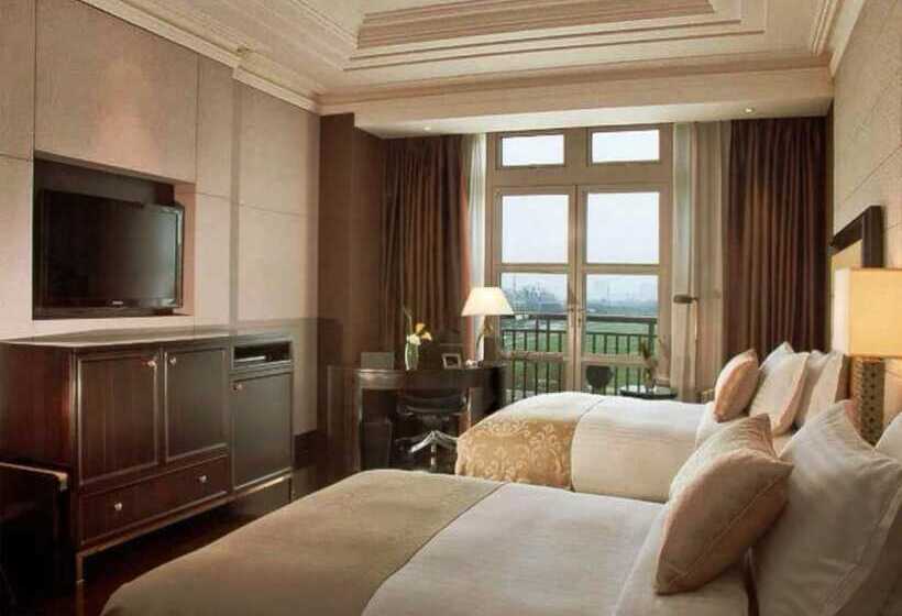 호텔 Tianjin Goldin Metropolitan Polo Club