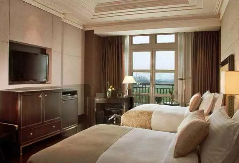 هتل Tianjin Goldin Metropolitan Polo Club