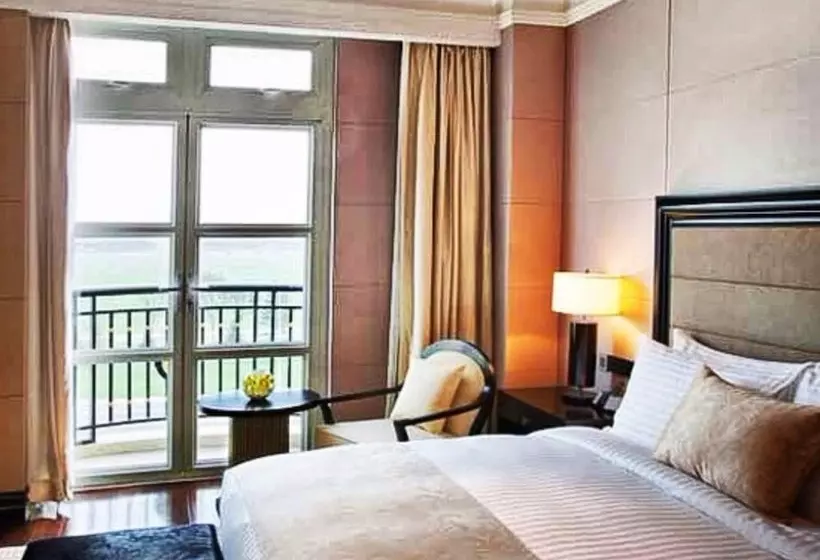 هتل Tianjin Goldin Metropolitan Polo Club