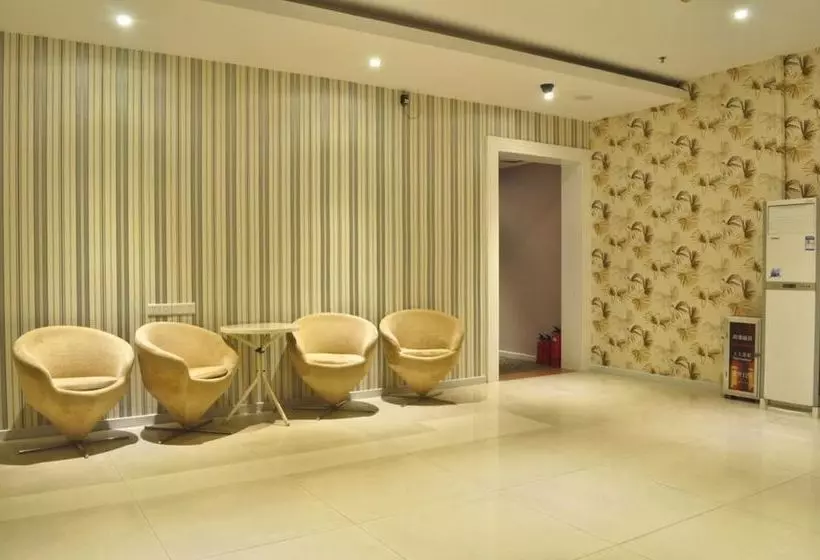 호텔 City Comfort Inn