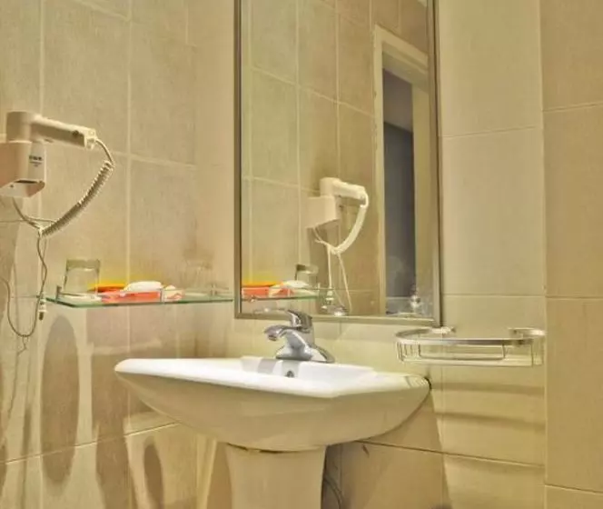 호텔 City Comfort Inn