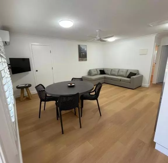 Seashells Beachfront Resort