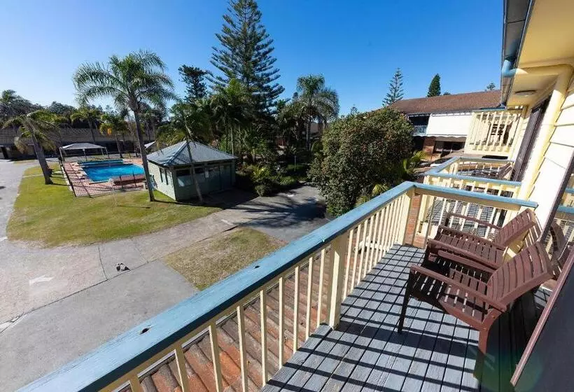 Seashells Beachfront Resort