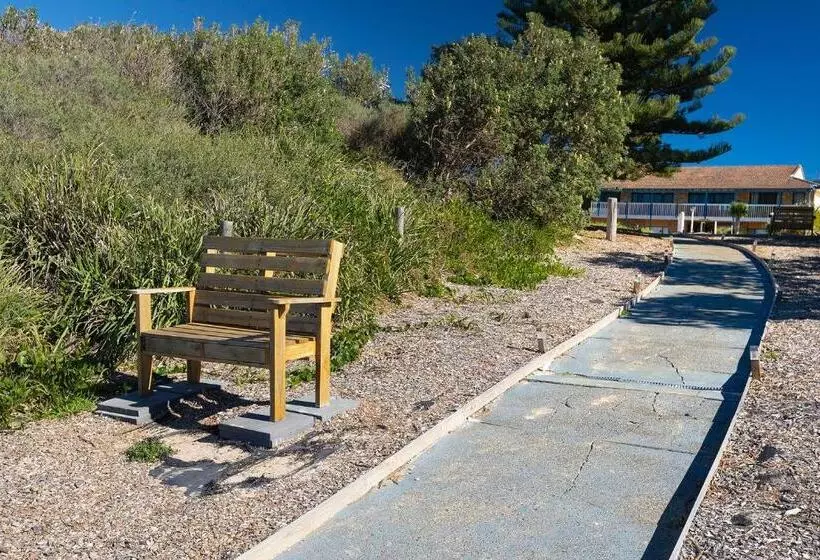 Seashells Beachfront Resort