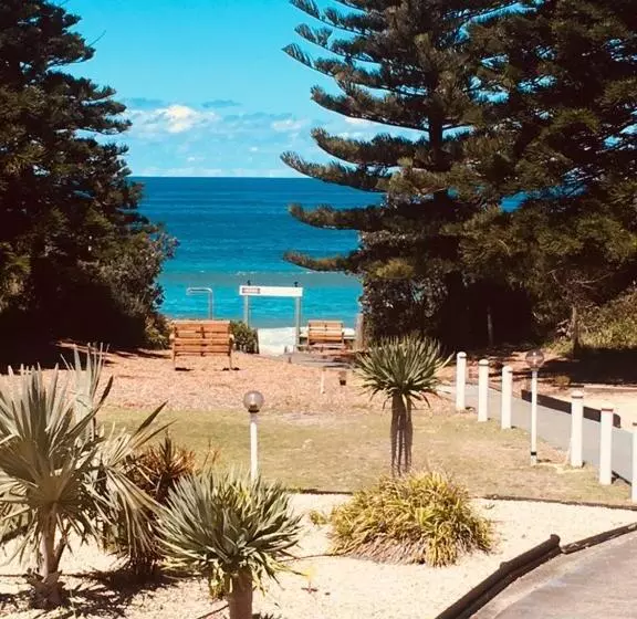 Seashells Beachfront Resort