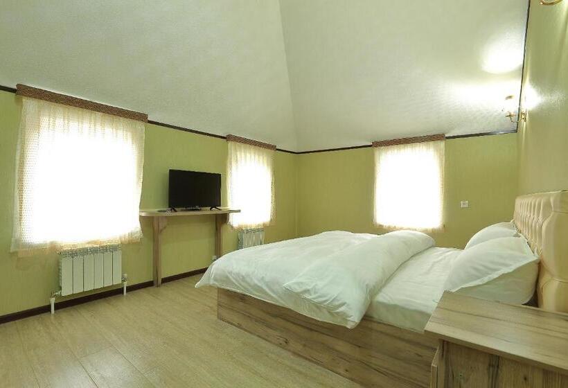 هاستل Seven Seasons