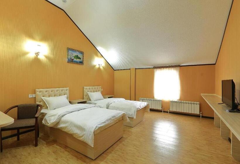 هاستل Seven Seasons