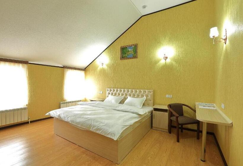 هاستل Seven Seasons