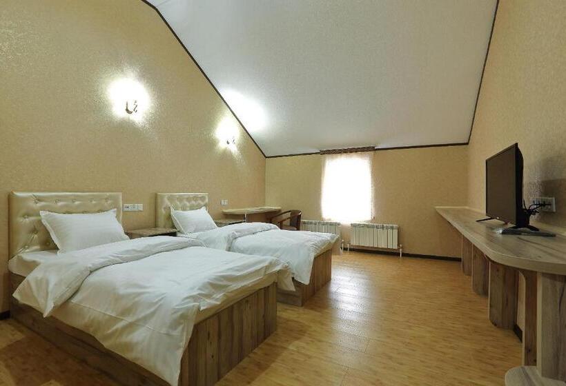 هاستل Seven Seasons