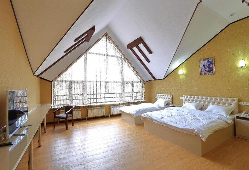 هاستل Seven Seasons