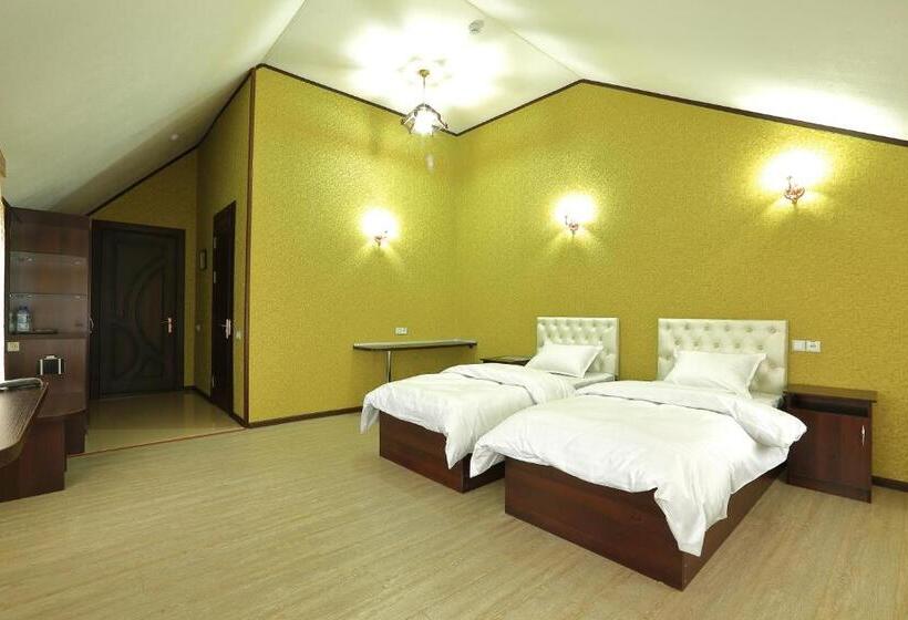 هاستل Seven Seasons