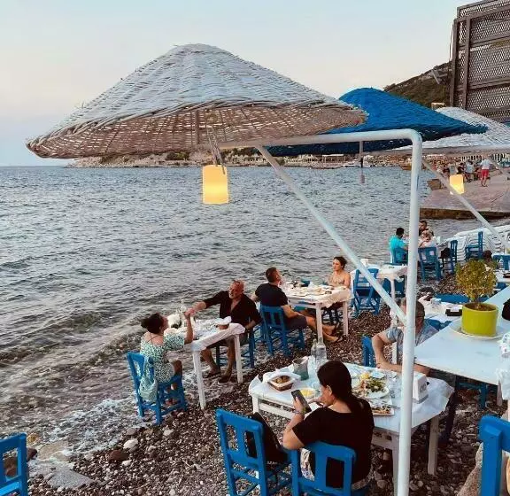 Giritli Rum Meyhanesi & Butik Otel