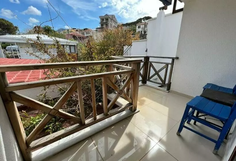 Giritli Rum Meyhanesi & Butik Otel