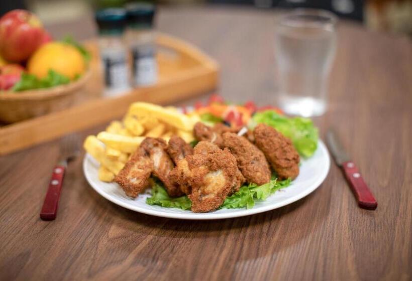 호텔 Green Hills Accommodation Village