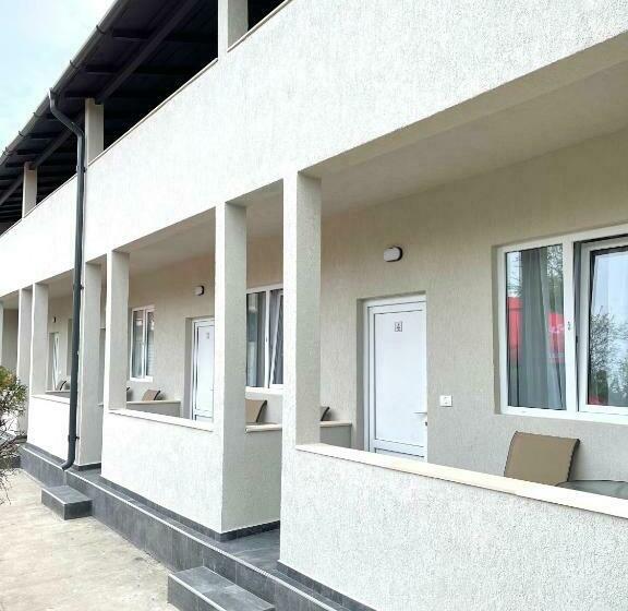 بنسيون Paradox Cantacuzino