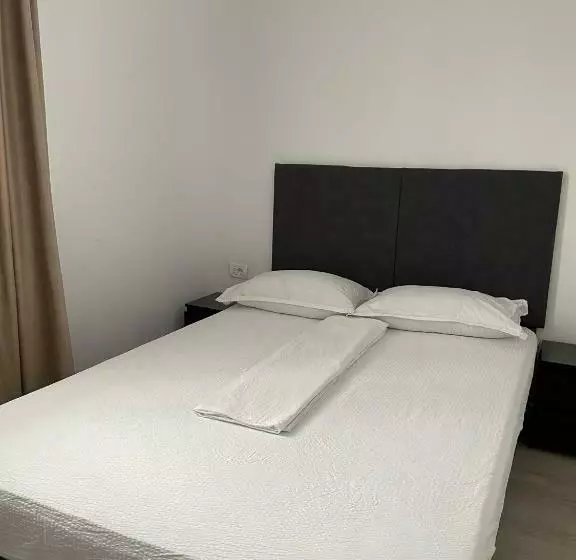 Majatalo Paradox Cantacuzino