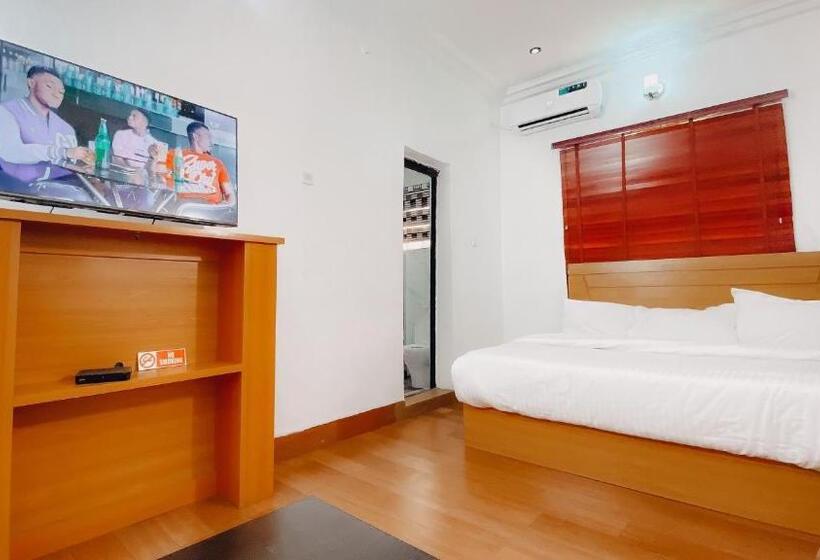 پانسیون Royal Court Lounge & Boutique