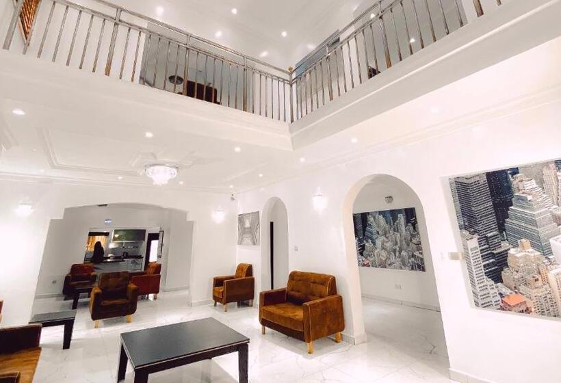 پانسیون Royal Court Lounge & Boutique