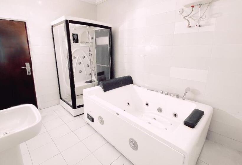 پانسیون Royal Court Lounge & Boutique