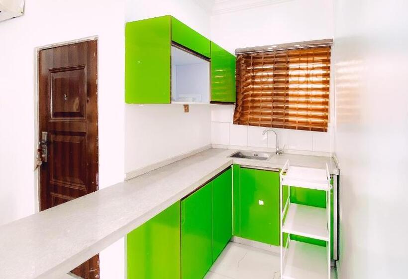 پانسیون Royal Court Lounge & Boutique