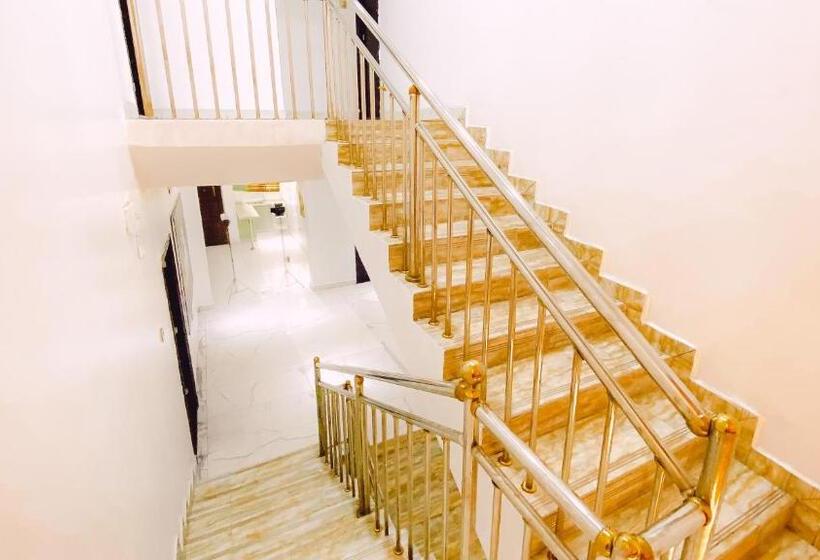 پانسیون Royal Court Lounge & Boutique