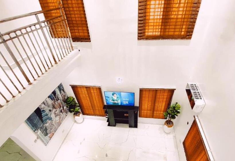 پانسیون Royal Court Lounge & Boutique