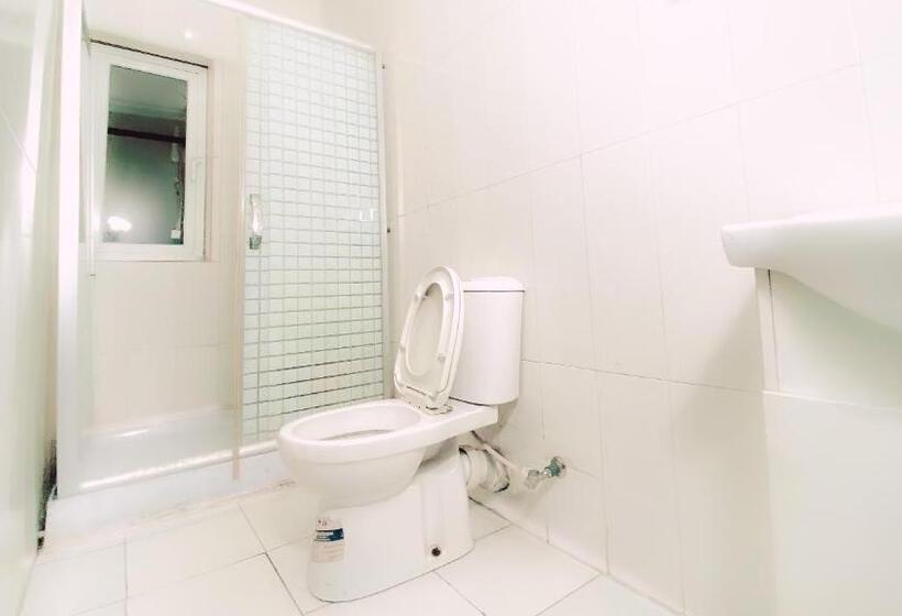 پانسیون Royal Court Lounge & Boutique