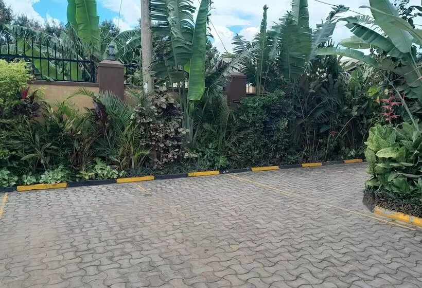 تختخواب و صبحانه Mbale Emperor S Motel