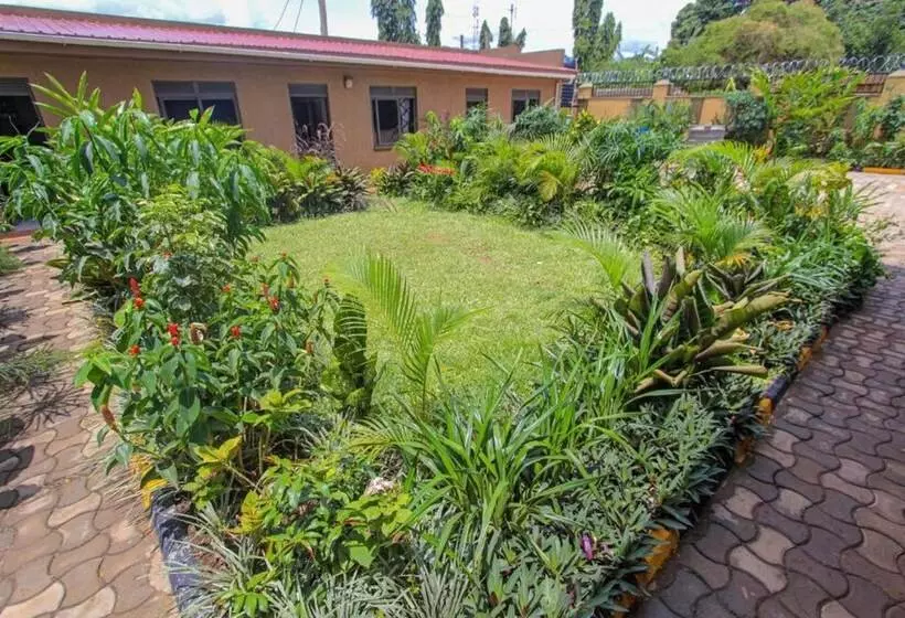 تختخواب و صبحانه Mbale Emperor S Motel