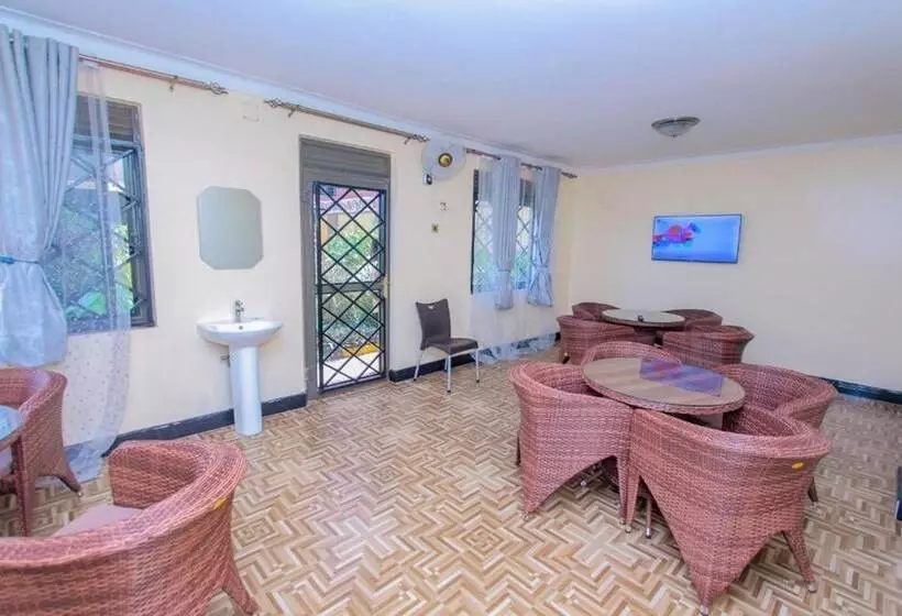 تختخواب و صبحانه Mbale Emperor S Motel