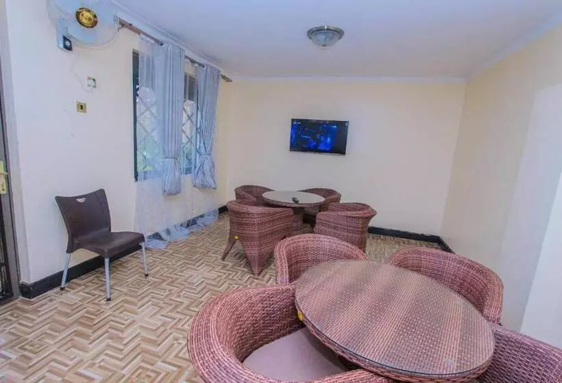 تختخواب و صبحانه Mbale Emperor S Motel