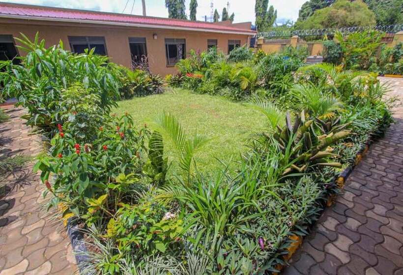 تختخواب و صبحانه Mbale Emperor S Motel