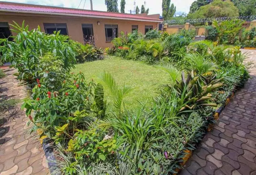 تختخواب و صبحانه Mbale Emperor S Motel