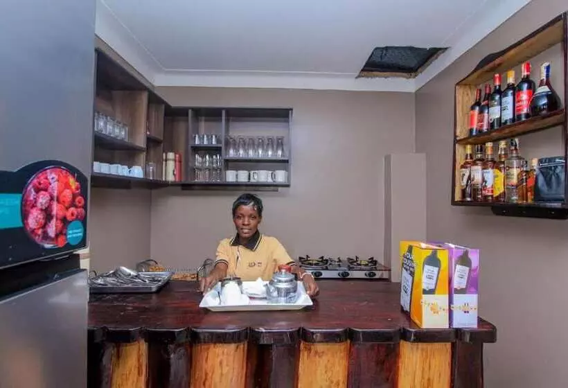 تختخواب و صبحانه Mbale Emperor S Motel