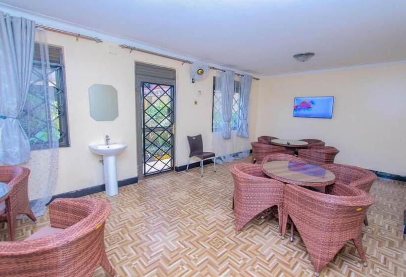 تختخواب و صبحانه Mbale Emperor S Motel