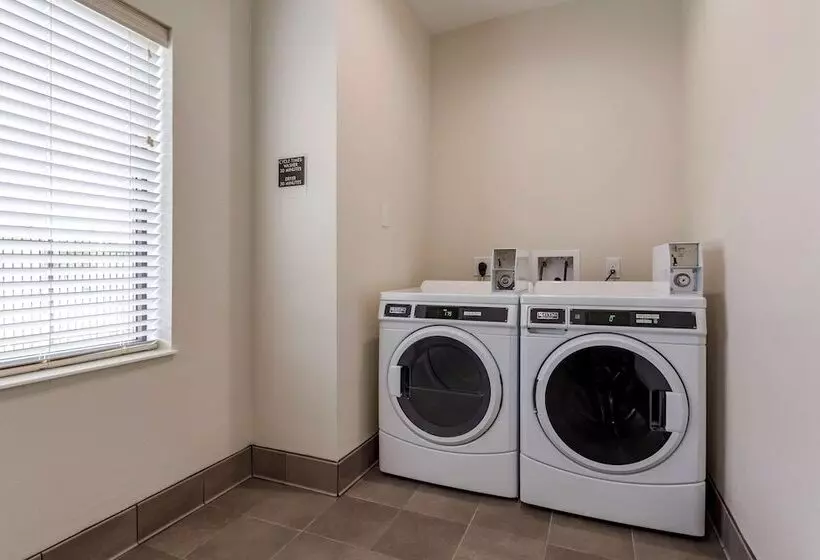 Hotelli Sleep Inn & Suites