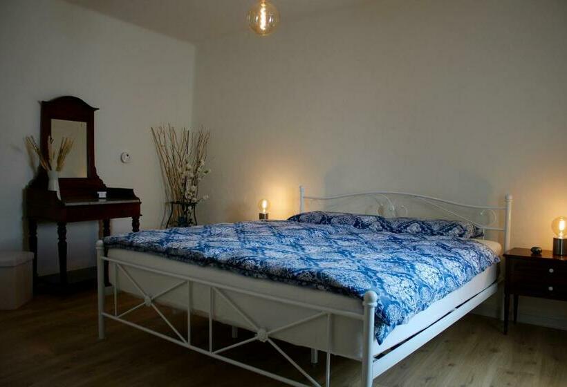 پانسیون 1912   Blue Room   Old Town