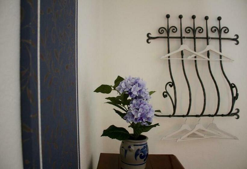 پانسیون 1912   Blue Room   Old Town