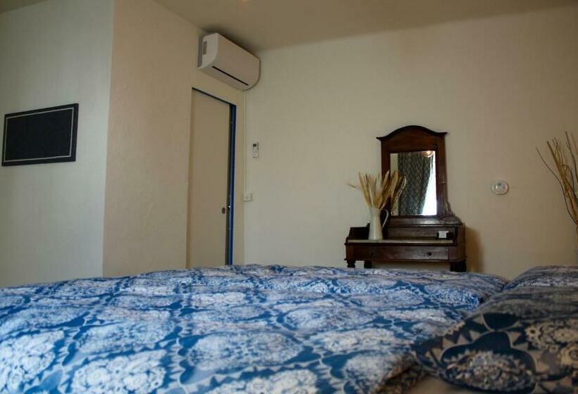 پانسیون 1912   Blue Room   Old Town