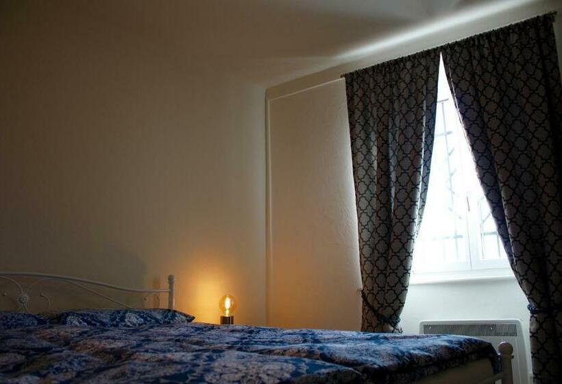 پانسیون 1912   Blue Room   Old Town