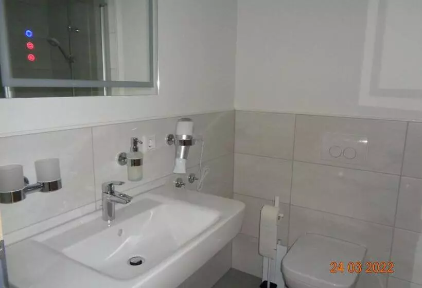 Majatalo An Der Linde