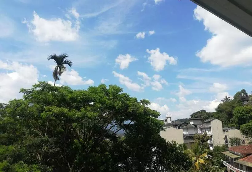 Majatalo Days Inn B/b