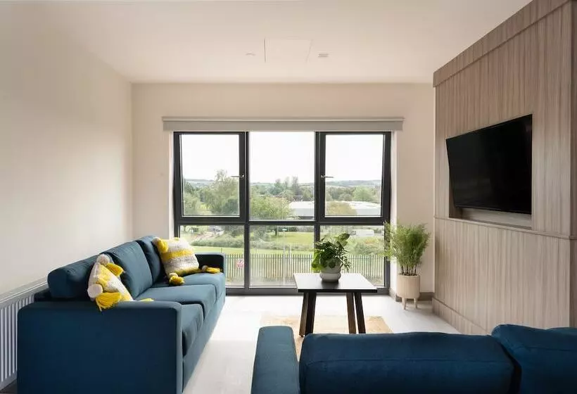 Yugo Explore   Melbourn Point