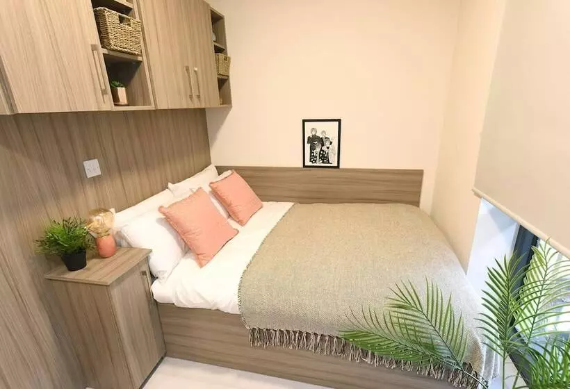 Yugo Explore   Melbourn Point