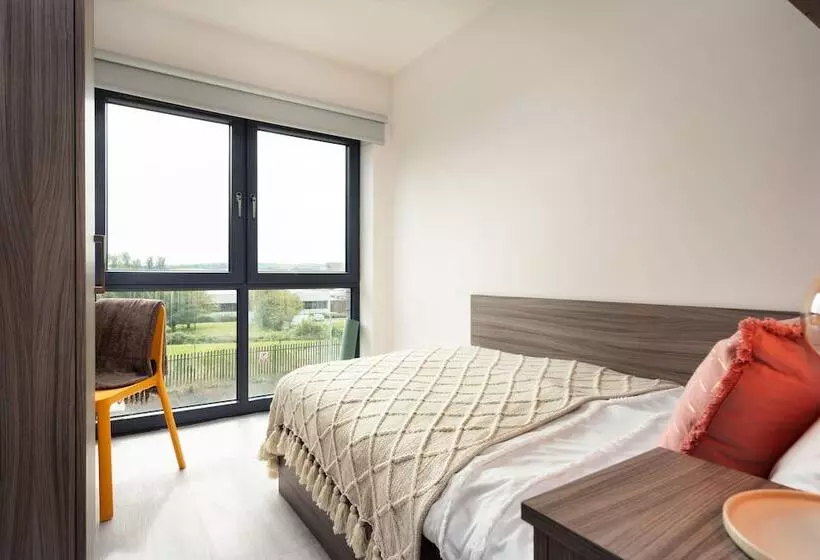 Yugo Explore   Melbourn Point