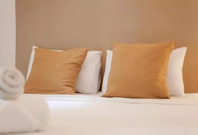 هاستل Cozzi By Grand Airport Resort
