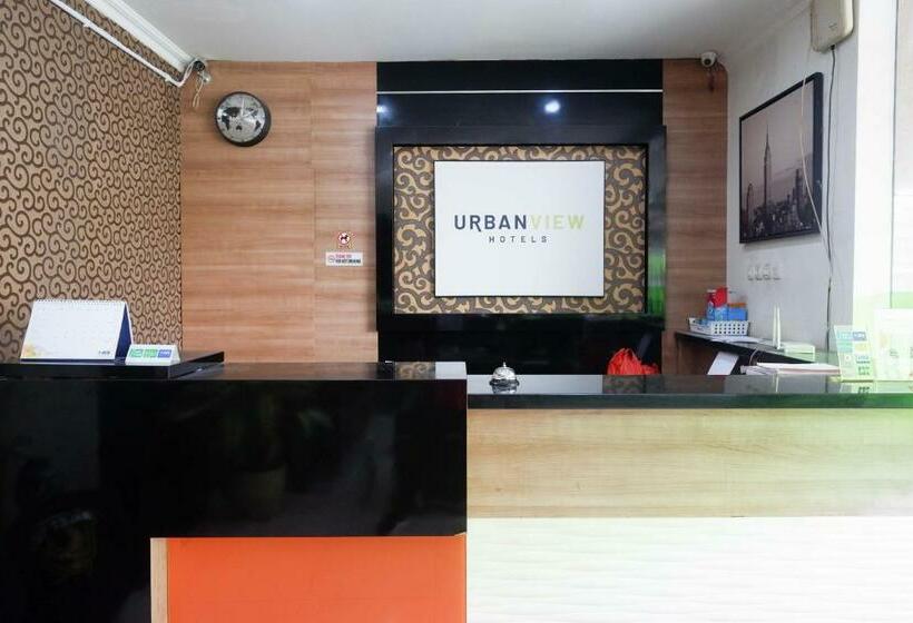 Urbanview Hotel Capital Makassar
