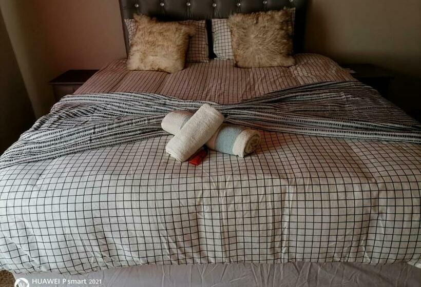 פנסיון Ingwenya Guesthouse